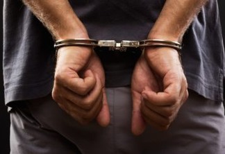 Homem é preso suspeito de levar filhos adolescentes para motel
