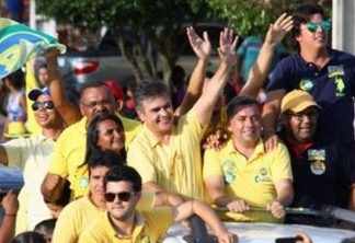 Cartaxo desiste e abre caminho para Cássio que espera o apoio de Maranhão - por Flávio Lúcio Vieira