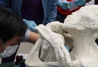 Múmia de mulher com três dedos nas mãos e nos pés pode ser de uma alienígena
