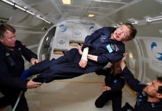 'Continue voando como o Super-Homem', diz Nasa em homenagem a Hawking