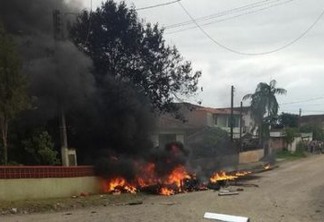 VEJA VÍDEO: Queda de helicóptero deixa três mortos em Santa Catarina; tripulação teria sofrido sequestro