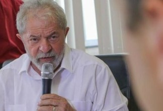 Lula cogita discursar às 16h, uma hora antes do fim do prazo para se entregar à polícia