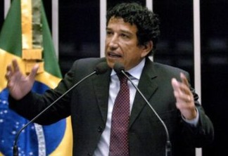 “Potencial” vice de Bolsonaro, Magno Malta diz que Brasil quer presidente “que não glamoriza vagabundo”