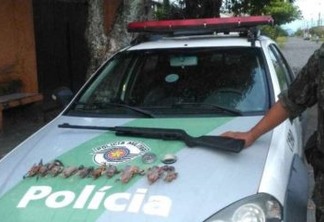 Polícia prende homem acusado de matar e vender carne de passarinhos como espetinho de frango