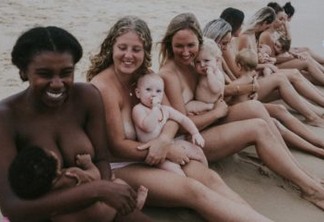 Sessão de fotos com mães celebra corpos pós-parto e amamentação