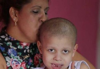 Família de criança com câncer entra na Justiça contra Estado para garantir remédio