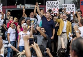 Lula negocia com a Polícia Federal os termos de como vai se entregar, dizem aliados
