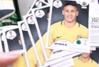Marquezine ganha álbum da Copa e pacotes de figurinhas tem só as de Neymar