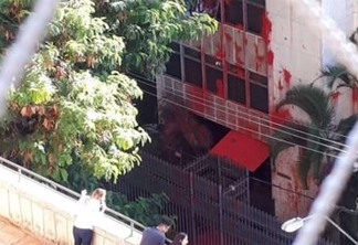Petistas jogam tinta vermelha no apartamento de Cármen Lúcia