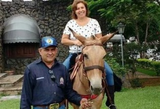 Pai cavalga 2 mil km ao Sertão da PB para cumprir promessa e ver formatura da filha