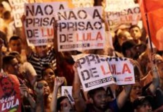 Jornalistas são agredidos em protestos pró Lula