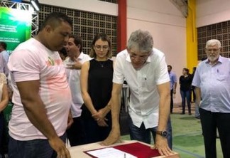 ODE EM MAMANGUAPE: Ricardo assina contratos do Empreender PB somando mais de R$ 700 mil em créditos