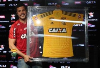 Julio Cesar se despede do futebol em partida do Flamengo: 'Eu tenho que me orgulhar'