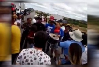 Protesto termina em forró pé de serra no Sertão da Paraíba; assista ao vídeo