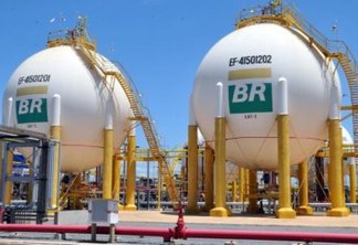 Petrobras anuncia reajuste de 0,74% na gasolina nas refinarias