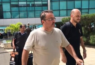 Presos da Operação Dominó embarcam para a sede da PF de Curitiba