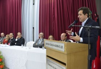 Gervásio participa de entrega de Cidadania Pessoense ao jurista Paulo Barbosa