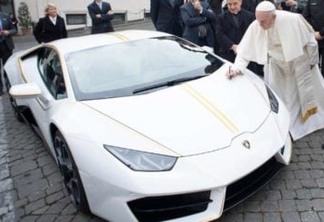 Papa Francisco vende Lamborghini por R$3 milhões em leilão