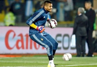 Sergio Romero sofre lesão no joelho e está fora da Copa; Guzmán é convocado