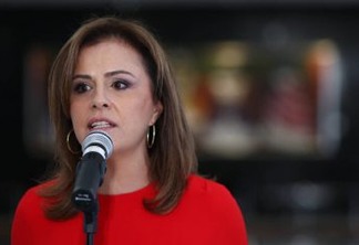 DESVIOS DE R$1,3 BILHÕES: Polícia prende brasileira que foi primeira-dama de El Salvador
