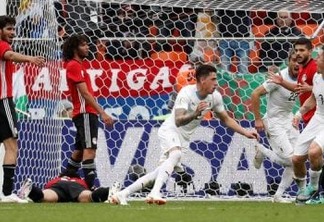 Salah fica no banco, Suárez perde chances, mas Uruguai vence o Egito no sufoco