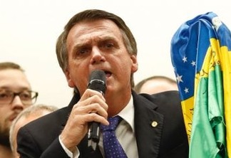 Jair Bolsonaro se pronuncia sobre publicação da Veja: 'Vã tentativa de me desconstruir'