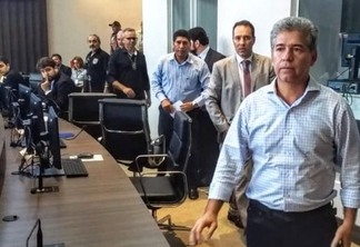 TERCEIRA DENÚNCIA: Ministério Público denuncia oito vereadores de Cabedelo por se venderem ao prefeito Leto com carta renuncia -  ENTENDA