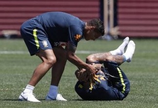 Inseparável e conselheiro, Thiago Silva prevê Neymar rumo à glória em vestiário