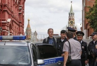 Ativista de direitos LGBT é detido em Moscou 'por protestar durante a Copa'