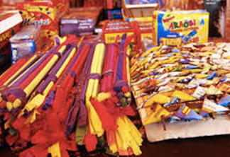 Procon-JP encontra diferença de até R$ 80,00 nos preços de fogos de artifício e fiscaliza locais de venda