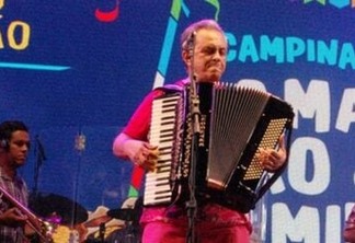 EM CAMPINA GRANDE: Flávio José faz show no São João 2018 do Clube Campestre