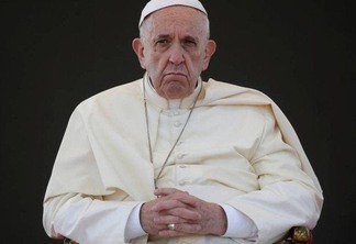 Papa Francisco se diz preocupado com a presença de homossexuais nos seminários