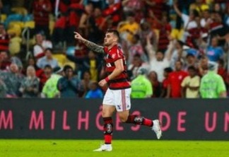 Flamengo vence o Corinthians no Maraca e abre quatro pontos na liderança do Brasileirão