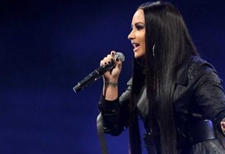 Após sofrer ataque de fãs, dançarina de Demi Lovato comenta internação