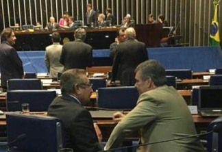 Em Brasília Maranhão e Cássio tem conversa 'ao pé do ouvido' e especulações de união da oposição voltam a tomar forma