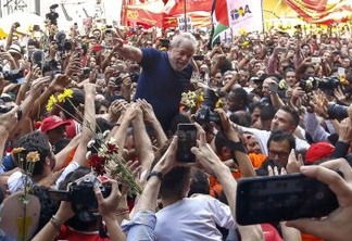 TSE rejeita pedido para declarar Lula inelegível imediatamente e PT registrará candidatura próximo dia 15