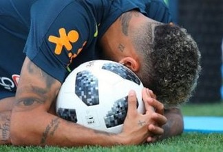 'Nunca quis tanto ser uma bola', comenta Marquezine em publicação de Neymar