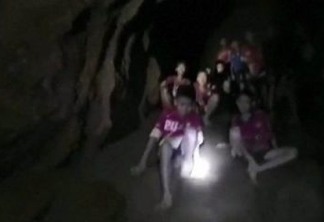 Após retirar 8, Tailândia encerra 2º dia de resgates; 5 pessoas passarão outra noite na caverna