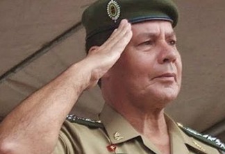 Vice de Bolsonaro apoiou intervenção militar e chamou torturador de herói