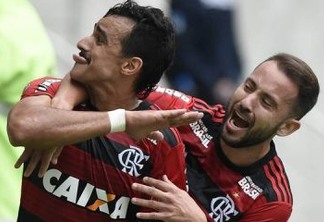 Fla bate Cruzeiro e segue na cola do líder São Paulo