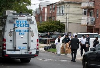 Policiais se reúnem do lado de fora de uma creche em Nova York
21/09/2018 REUTERS/Lloyd Mitchell