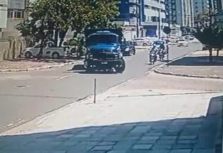 VEJA VÍDEO: câmera de segurança flagra morte de motociclista em acidente no Cabo Branco
