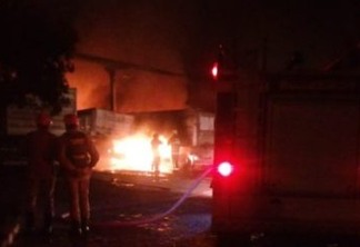Incêndio atinge oficina de caminhões, no bairro Mário Andreazza, em Bayeux