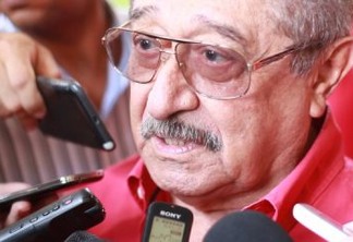 José Maranhão recebe lideranças políticas em Campina Grande