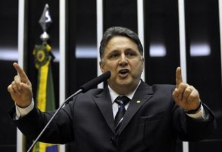 TSE julga Garotinho inelegível e o afasta de campanha a governo do Rio