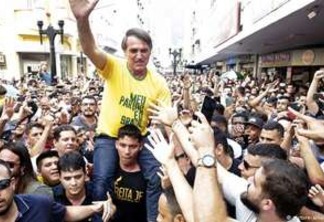 VEJA VÍDEO: 'Eu tô botando o meu na reta por vocês', afirma Bolsonaro em entrevista antes de sofrer ataque