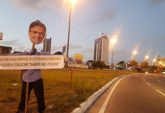 CRIME ELEITORAL: Bonecos 'judas' com rosto de Cássio são espalhados por João Pessoa