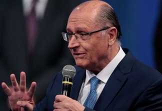Alckmin sobre Bolsonaro: País precisa de alguém que não seja problema