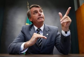 Bolsonaro ataca PT após notícia sobre jovem da suástica: 'canalhas! vagabundos!'