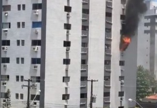 SEM VÍTIMAS: incêndio atinge dois andares de prédio na Orla de João Pessoa - VEJA VÍDEO